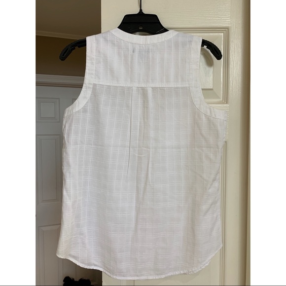 NWT Gap top - Picture 3 of 3